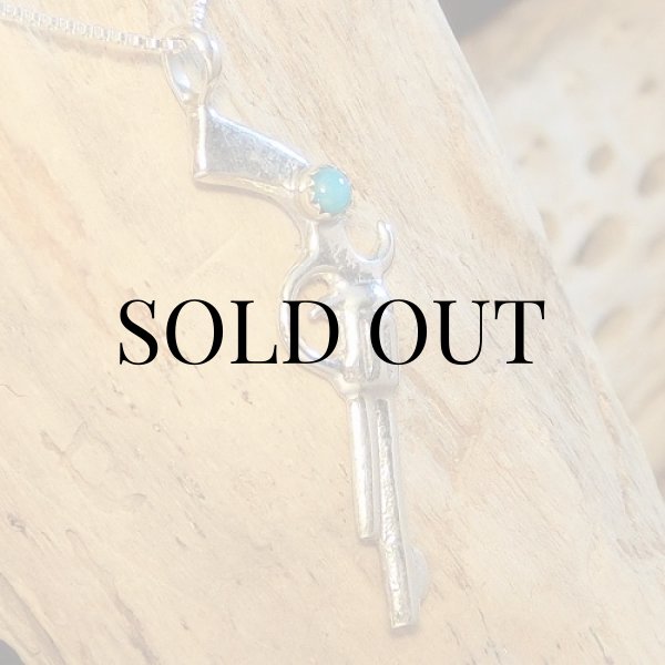 画像2: ナバホ族：ターコイズ付き ガンスタイル ペンダント (2)