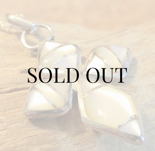 画像4: ズニ族：ホワイトシェル クロスデザイン ペンダント (4)