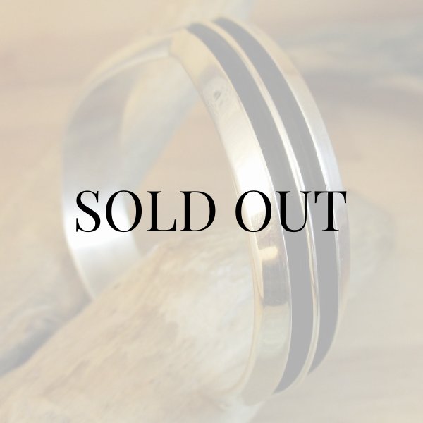 画像5: ナバホ族:TomHawk V字型シングルライン バングル (5)