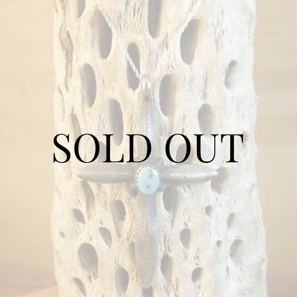 画像8: ナバホ族：Martha Cayatineto ターコイズ付き クロストップ (8)