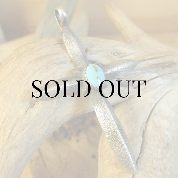 画像3: ナバホ族：Martha Cayatineto ターコイズ付き クロストップ (3)