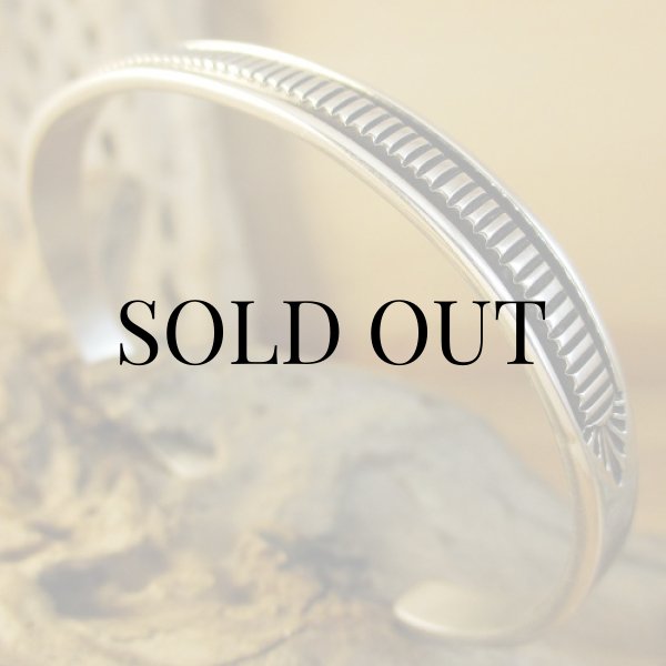 画像4: ナバホ族：Bruce Morgan チゼルワーク シルバー カフブレスレット (4)