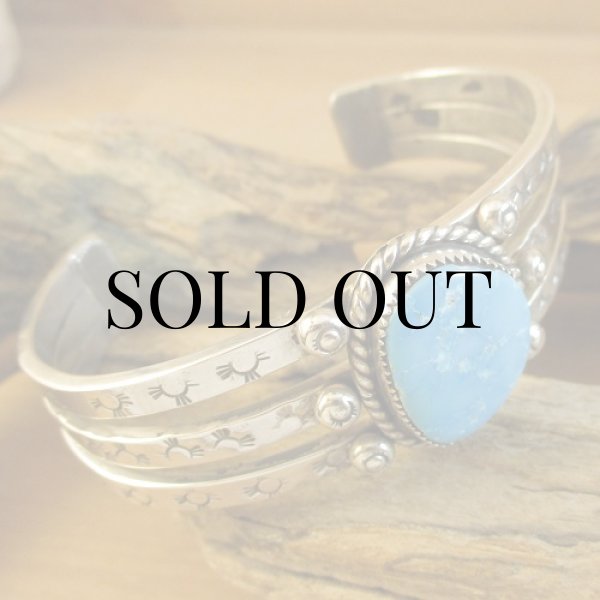 画像3: タオス・プエブロ族：Sonny Spruce キングマンターコイズ カフブレスレット (3)