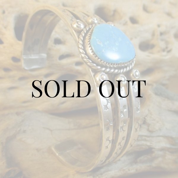 画像6: タオス・プエブロ族：Sonny Spruce キングマンターコイズ カフブレスレット (6)