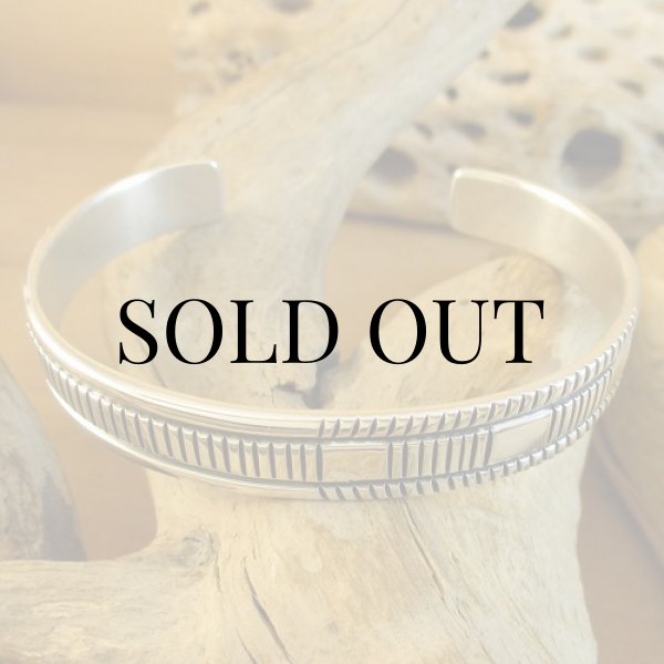 画像2: ナバホ族：Bruce Morgan スタンプワーク シルバー カフブレスレット (2)