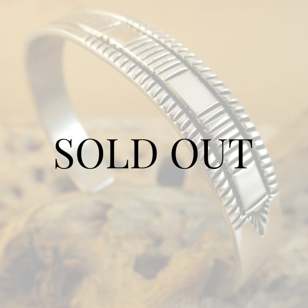 画像4: ナバホ族：Bruce Morgan スタンプワーク シルバー カフブレスレット (4)