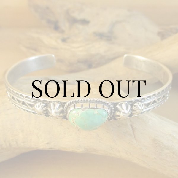 画像2: ナバホ族：Orvill White モーニングスターターコイズ カフブレスレット (2)