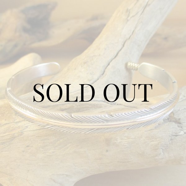 画像2: ナバホ族：Harvey Mace イーグルフェザー12KGF カフブレスレット (2)