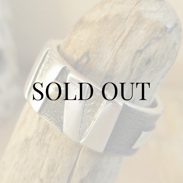 画像9: ナバホ族：Michael Roanhorse コンテンポラリーデザイン リング (9)