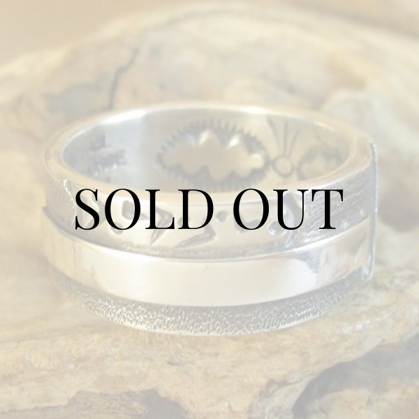 画像4: ナバホ族：Michael Roanhorse コンテンポラリーデザイン リング (4)