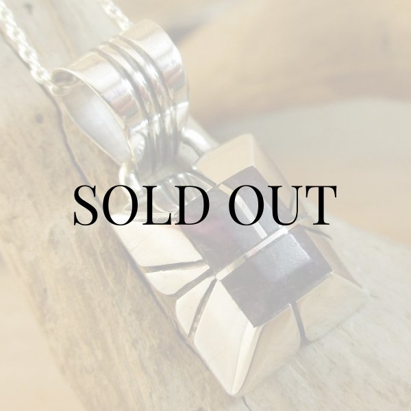 画像3: ナバホ族：Chester Benally スギライト インレイ ペンダント (3)