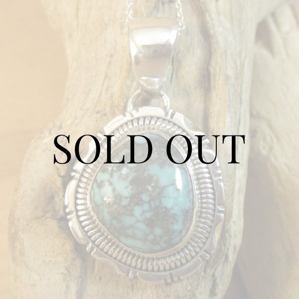 画像2: ナバホ族：Wilbert Benally キングマン ターコイズ ペンダント (2)