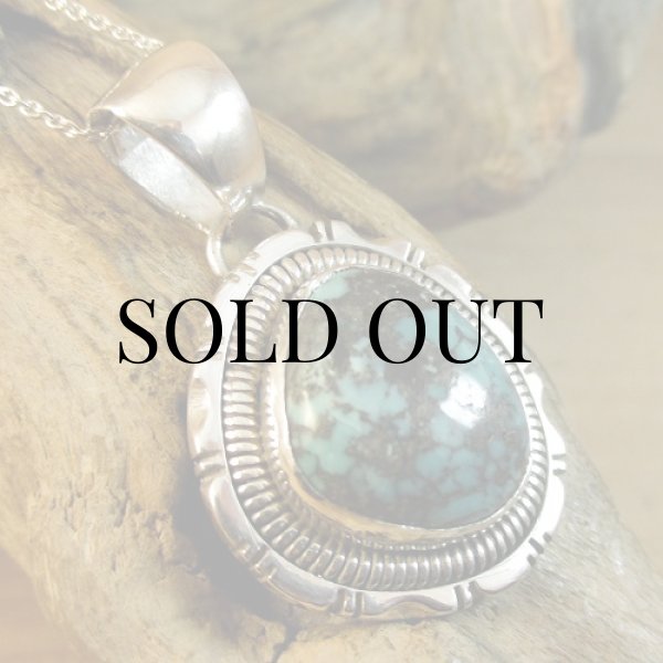 画像3: ナバホ族：Wilbert Benally キングマン ターコイズ ペンダント (3)