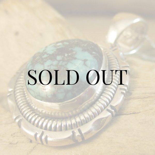 画像6: ナバホ族：Wilbert Benally キングマン ターコイズ ペンダント (6)