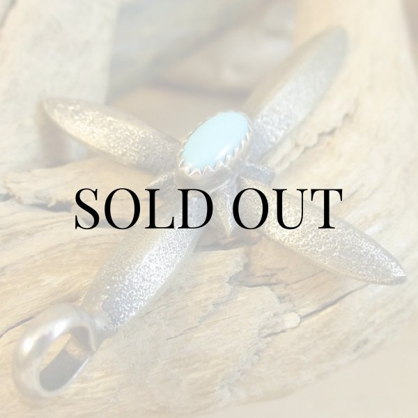 画像5: ナバホ族：Martha Cayatineto ターコイズ付き クロストップ (5)