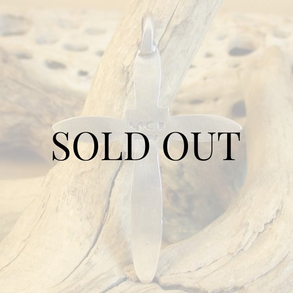 画像4: ナバホ族：Martha Cayatineto ターコイズ付き クロストップ (4)