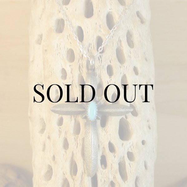 画像9: ナバホ族：Martha Cayatineto ターコイズ付き クロストップ (9)