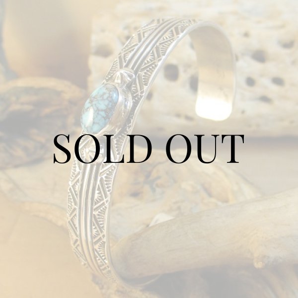 画像7: ナバホ族：Henry Mariano アパッチブルー ターコイズ カフブレスレット (7)