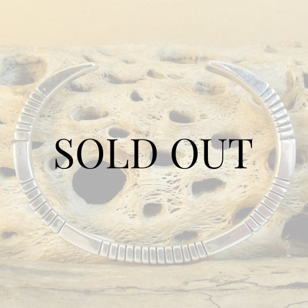 画像10: ナバホ族：Delbert Vandever スクエア ワイヤー カフブレスレット (10)