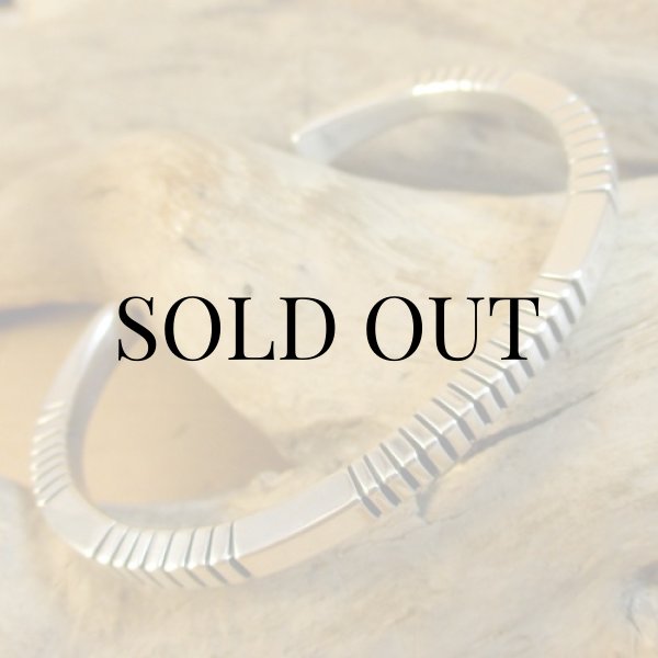 画像3: ナバホ族：Delbert Vandever スクエア ワイヤー カフブレスレット (3)