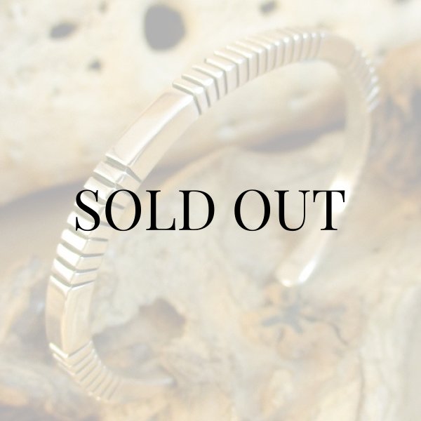 画像4: ナバホ族：Delbert Vandever スクエア ワイヤー カフブレスレット (4)