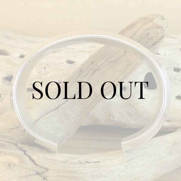 画像8: ナバホ族：TomHawk ストレート２ライン カフブレスレット (8)