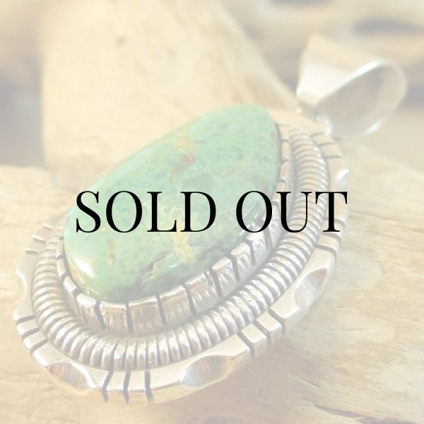 画像7: ナバホ族：Walter Vandever ロイストン ターコイズ ペンダント (7)