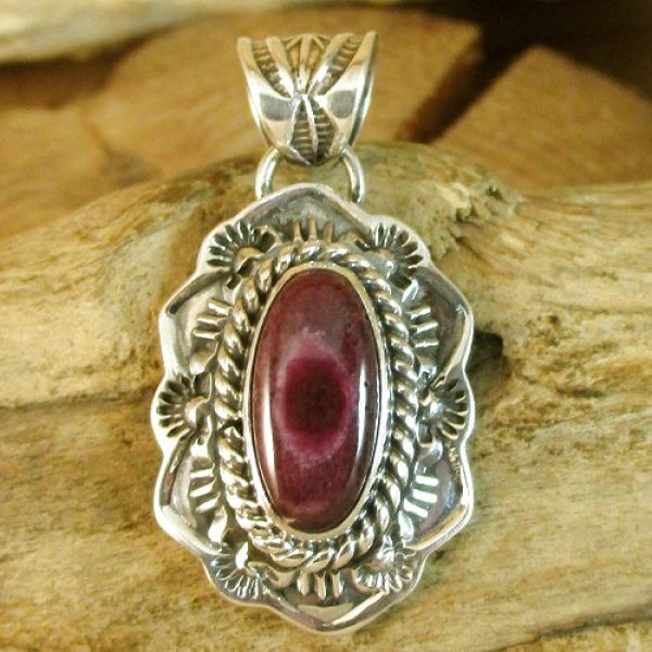 画像2: ナバホ族：Kevin Ramone スパイニーオイスターシェル ペンダント トップ (2)