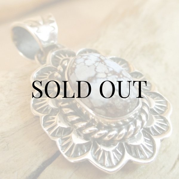 画像8: ナバホ族：Kevin Ramone GoldenHill Turquoise ペンダント トップ (8)