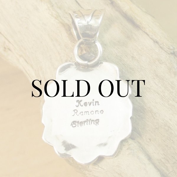 画像4: ナバホ族：Kevin Ramone GoldenHill Turquoise ペンダント トップ (4)