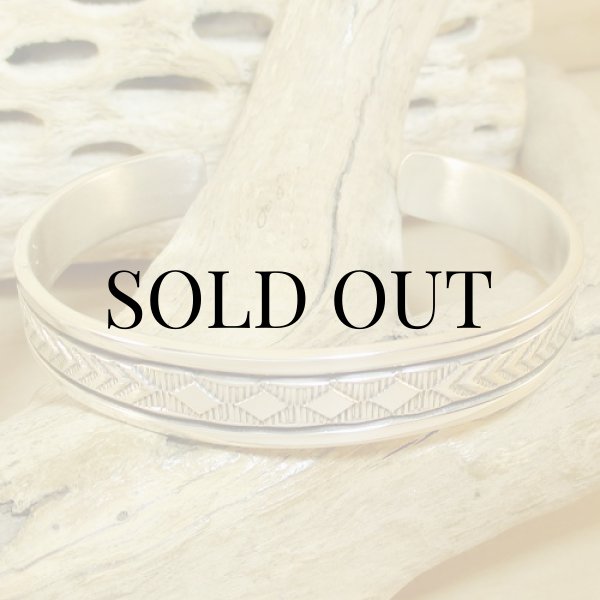 画像2: ナバホ族：Bruce Morgan スタンプワーク シルバー カフブレスレット (2)