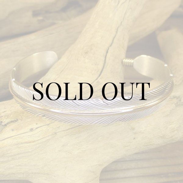 画像2: ナバホ族：Harvey Mace イーグルフェザー12KGF カフブレスレット (2)