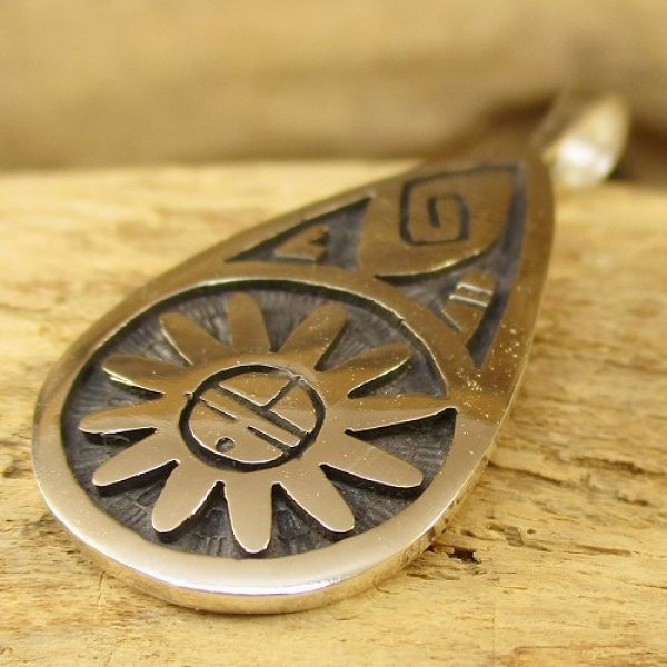 画像7: ホピ族:Willis Humeyestewa サンフェイスモチーフ ペンダント トップ (7)