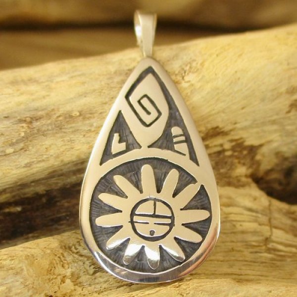 画像2: ホピ族:Willis Humeyestewa サンフェイスモチーフ ペンダント トップ (2)