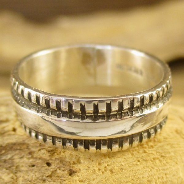 画像2: ナバホ族：Bruce Morgan 1/4" シルバー チゼル リング  (2)