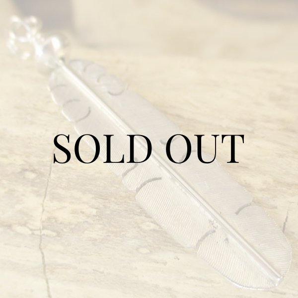 画像6: イスレタ族：マイケル・カーク（Michael Kirk）イーグルフェザー ペンダントトップ (6)