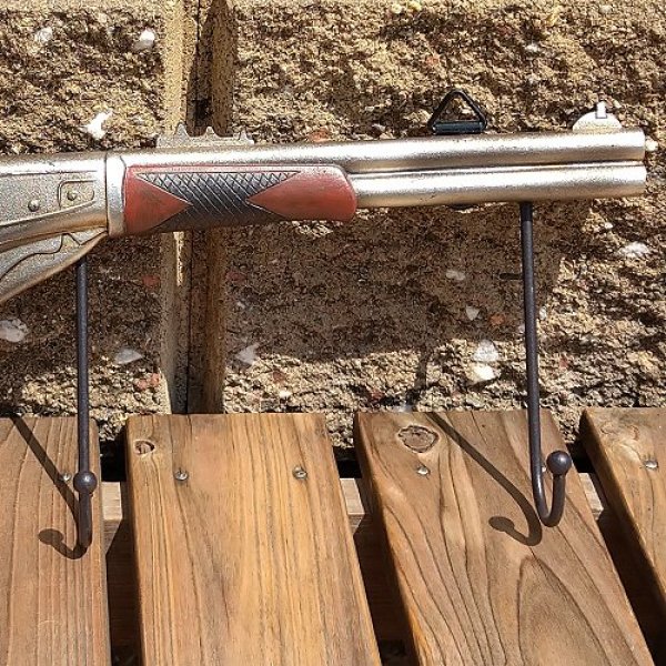 画像5:  『ライフルモチーフ壁掛け 3フック』(Triple Hanger Hook) (5)