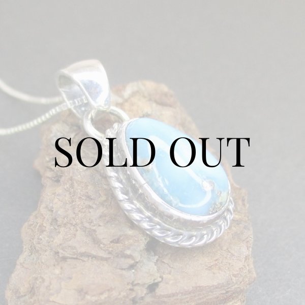 画像8: ナバホ族：Annie Chapo モレンシ ターコイズ ペンダント (8)