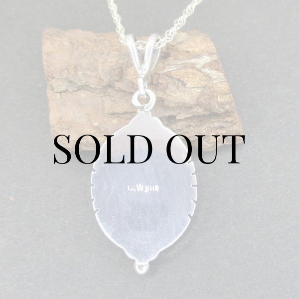 画像4: ナバホ族：Carol Wylie キングスマナッサターコイズ ペンダント (4)