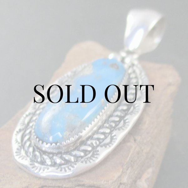 画像7: ナバホ族：キングマン ターコイズ ペンダント (7)