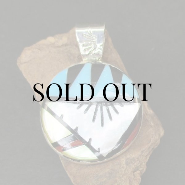 画像2: ズニ族：C.M.Booqua マルチカラー インレイ ペンダントトップ (2)